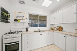 4 Angela St, Reynella SA 5161, Australia