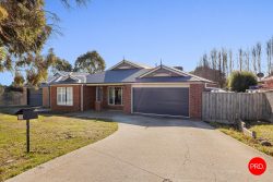 8 Bolton Reserve Ln, Kyneton VIC 3444, Australia