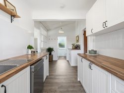 4 Crooke St, Port Huon TAS 7116, Australia