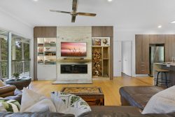 211 Ducats Rd, Tallebudgera QLD 4228, Australia