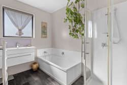 20 Elizabeth Avenue, East Taieri, Dunedin, Otago, 9024, New Zealand