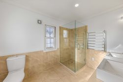 8 Hororata Road, Hauraki, North Shore City, Auckland, 0622, New Zealand