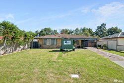 32 Excalibur Cir, Camillo WA 6111, Australia