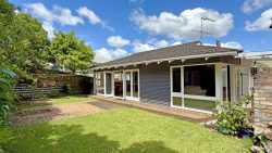 19 Mappin Place, Chatswood, North Shore City, Auckland, 0626, New Zealand