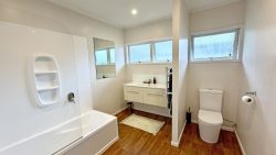 19 Mappin Place, Chatswood, North Shore City, Auckland, 0626, New Zealand