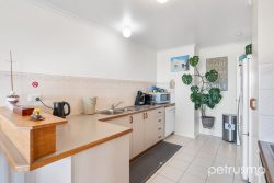 Unit 1/5 Fielding Dr, West Hobart TAS 7000, Australia