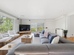 32-34 Frankcomb St, Huonville TAS 7109, Australia