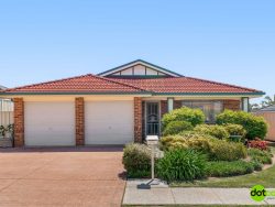2 Hawker Cl, Hamlyn Terrace NSW 2259, Australia