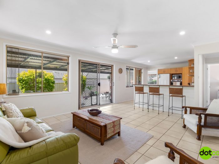 2 Hawker Cl, Hamlyn Terrace NSW 2259, Australia