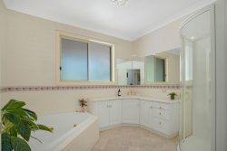 337 Hensley Park Rd, Hamilton VIC 3300, Australia