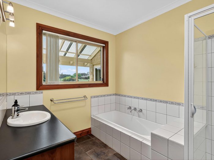530 Caramut Rd, Woodford VIC 3281, Australia