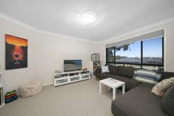 195 Aberglasslyn Rd, Aberglasslyn NSW 2320, Australia