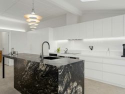 9 Wentworth Parade, Balmoral QLD 4171, Australia