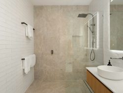 9 Wentworth Parade, Balmoral QLD 4171, Australia