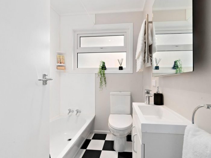 10B Ceres Crescent, Johnsonville, Wellington, 6037, New Zealand