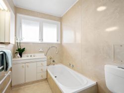 7 Turville Crescent, Newlands, Wellington, 6037, New Zealand