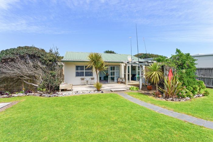 19 Karaka Street, Otaki Beach, Kapiti Coast, Wellington, 5512, New Zealand