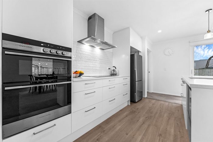 16 LEATHEM CRESCENT, Pokeno, Franklin, Auckland, 2402, New Zealand