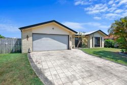 14 Lockerbie Ct, Kawungan QLD 4655, Australia