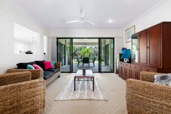 14 Lockerbie Ct, Kawungan QLD 4655, Australia