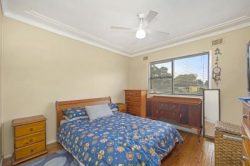 4 MacKenzie Ave, Woy Woy NSW 2256, Australia