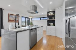 30 Malachi Dr, Kingston TAS 7050, Australia