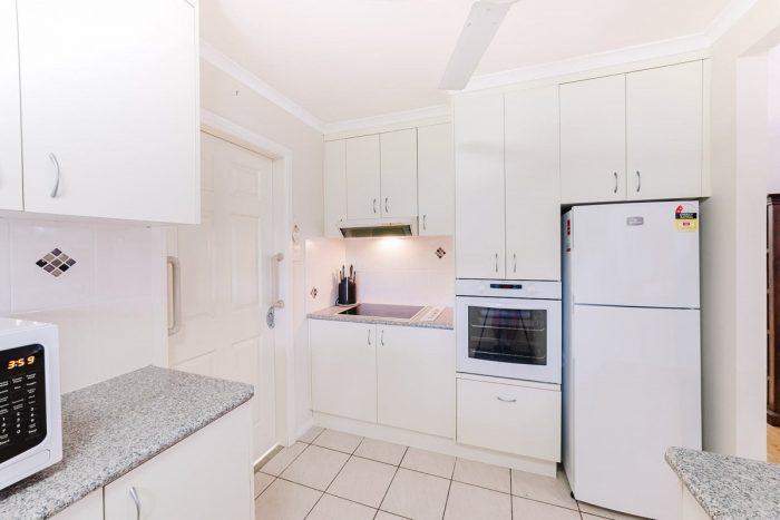 Unit 1/4 Meero St, South Mackay QLD 4740, Australia
