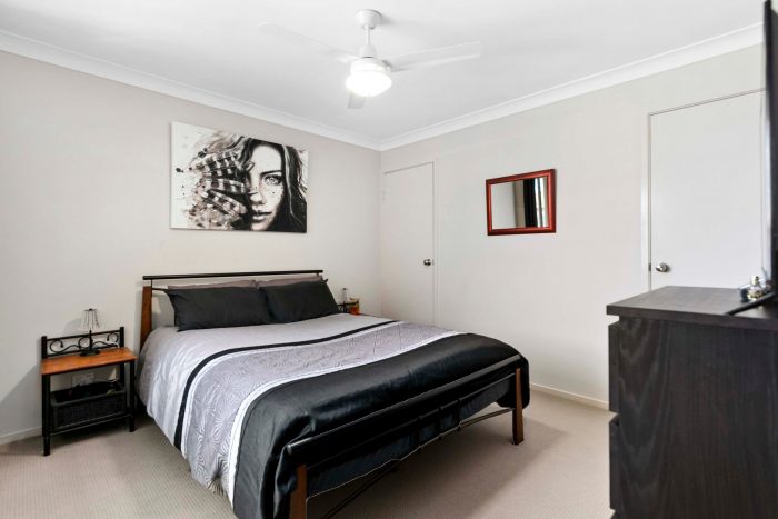 4 Mia Ct, Nikenbah QLD 4655, Australia