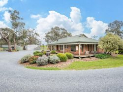 535 Minchin Rd, Mooroopna North West VIC 3616, Australia