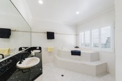 68 Palm Ridge Dr, Richmond QLD 4740, Australia
