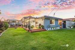 2 Farsley Ct, Kippa-Ring QLD 4021, Australia