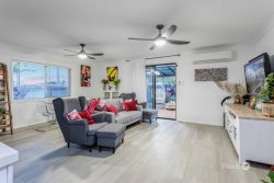 2 Farsley Ct, Kippa-Ring QLD 4021, Australia