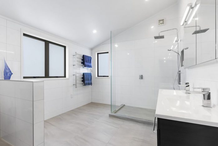 102 Chelsea View Drive, Chatswood, North Shore City, Auckland, 0626, New Zealand