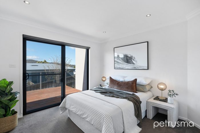 8 Queens Parade, Kingston TAS 7050, Australia