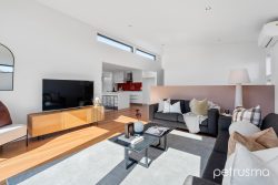 8 Queens Parade, Kingston TAS 7050, Australia