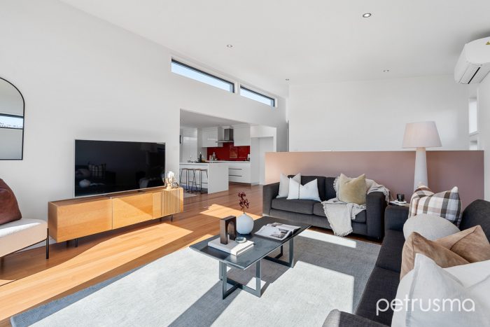 8 Queens Parade, Kingston TAS 7050, Australia