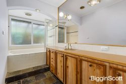 94 Husband Rd, Forest Hill VIC 3131, Australia