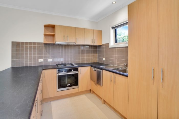Unit 1/111 Rippon Rd, Hamilton VIC 3300, Australia