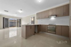 Unit 2/1 Sirius Way, Kurunjang VIC 3337, Australia
