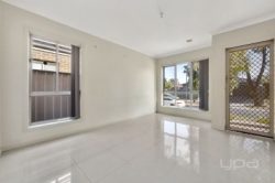 Unit 2/1 Sirius Way, Kurunjang VIC 3337, Australia