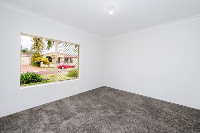 12 Doctorate Cl, Marangaroo WA 6064, Australia