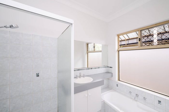 12 Doctorate Cl, Marangaroo WA 6064, Australia