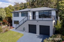 21 Tianna Rd, Lindisfarne TAS 7015, Australia
