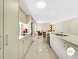 31 Tulipwood Cct, Boyne Island QLD 4680, Australia