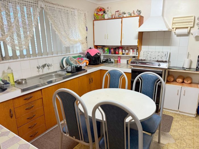 2 Warrina Cres, Moree NSW 2400, Australia