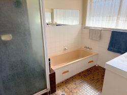 2 Warrina Cres, Moree NSW 2400, Australia