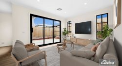 27 Wildlife Cct, Fraser Rise VIC 3336, Australia