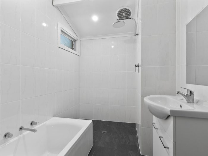 22 Windsong Ct, Morphett Vale SA 5162, Australia