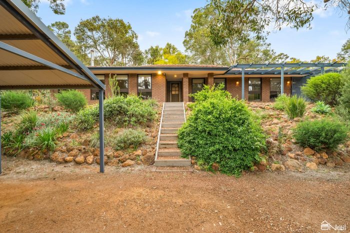1 Barbigal Rd, Roleystone WA 6111, Australia