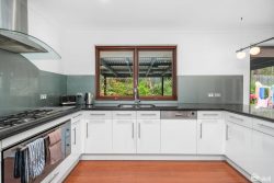 1 Barbigal Rd, Roleystone WA 6111, Australia